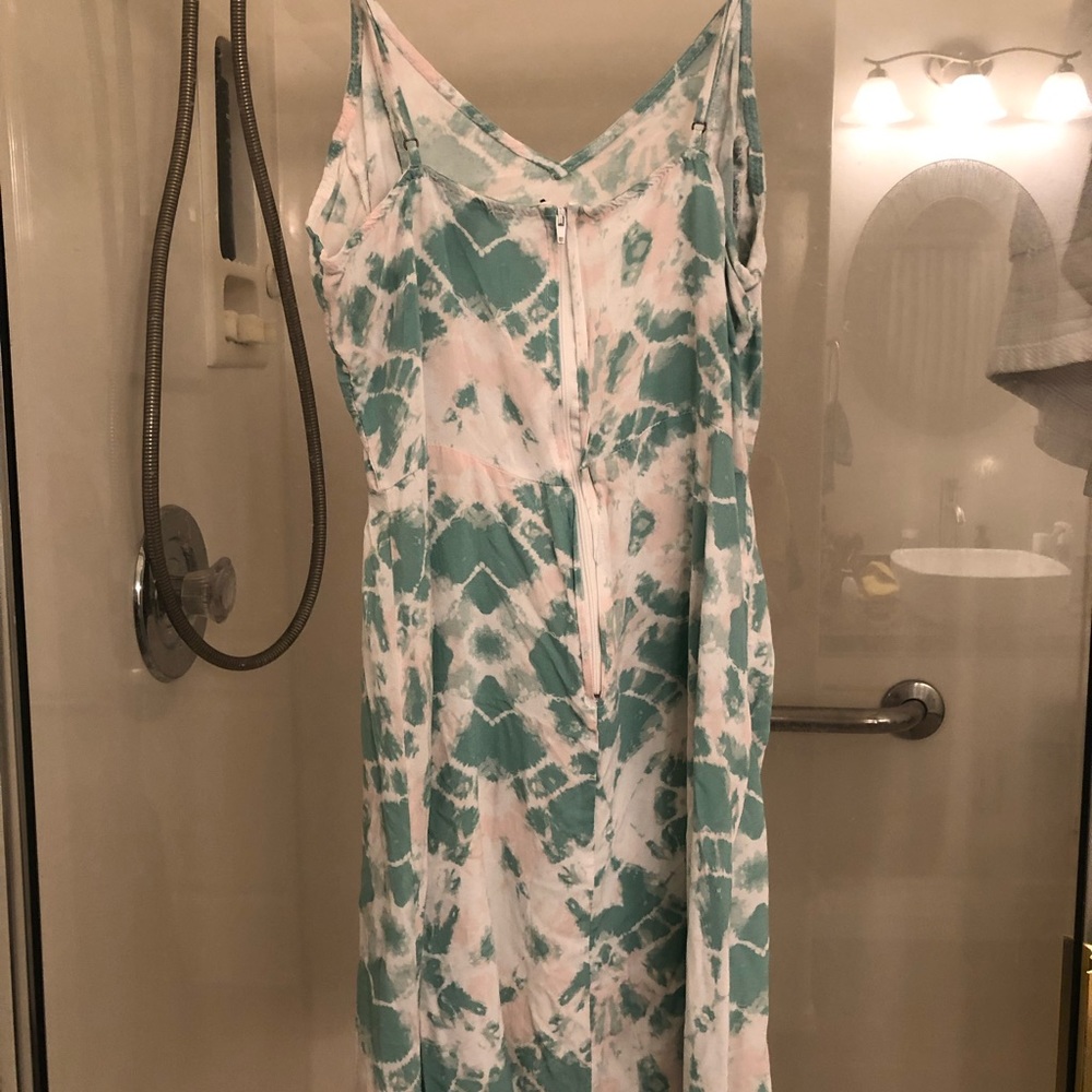 Dress - Picture 3 of 4